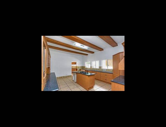7 BEDROOM FREEHOLD FOR SALE IN MORNINGSIDE